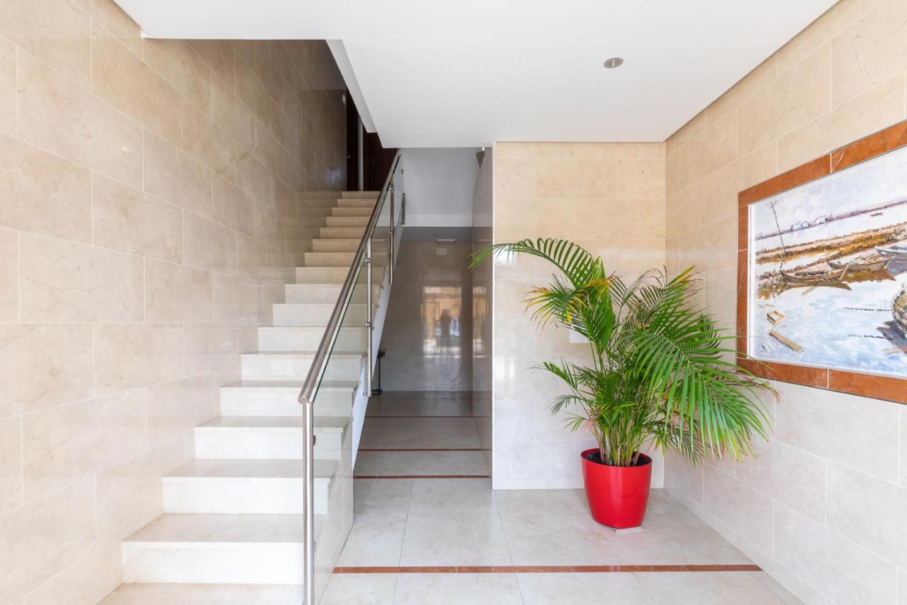 Isola Beachside Apartment Valencia Exteriör bild